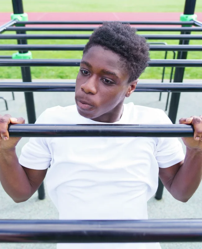 fitness-photo-shoot-calisthenics-chin-up